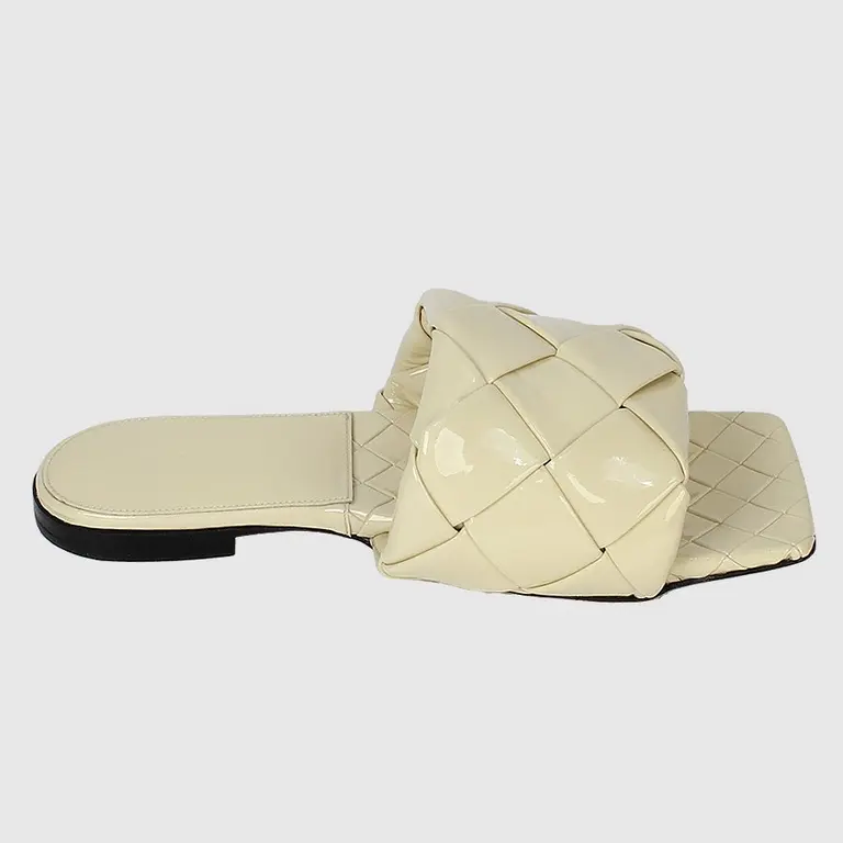 Bottega Veneta - Nappa Maxi Intrecciato Lido Flat Sandals