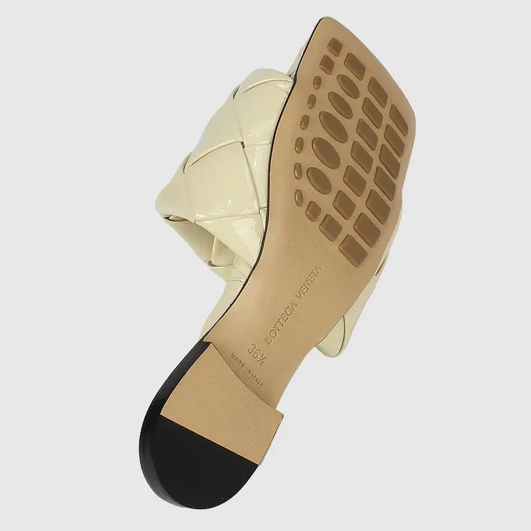 Bottega Veneta - Nappa Maxi Intrecciato Lido Flat Sandals